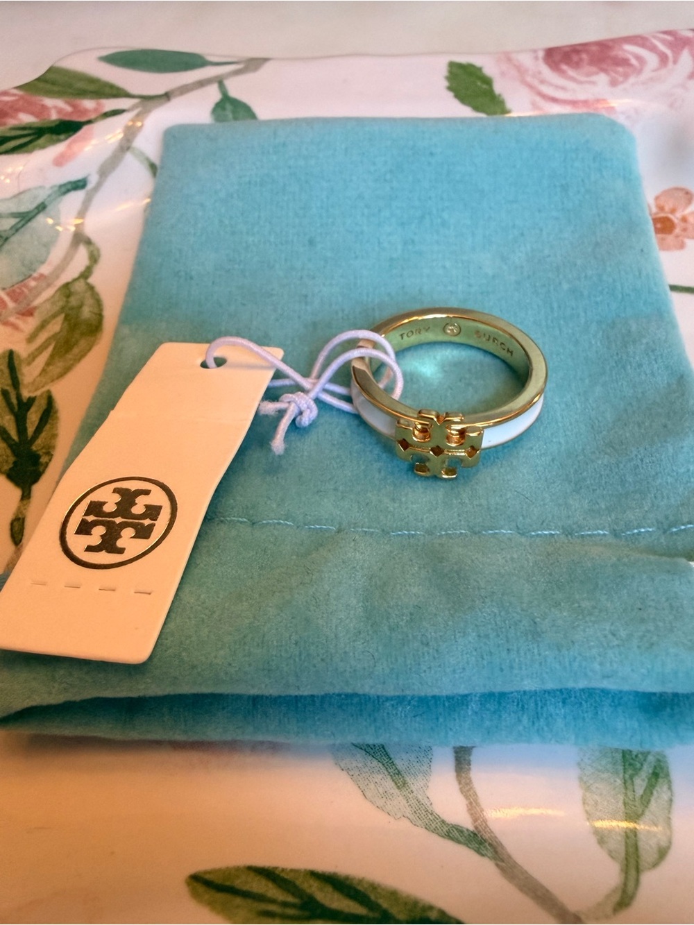 Tory Burch Icon Enamel Double T Ring – Gold & White – Size 7 (NWT)
